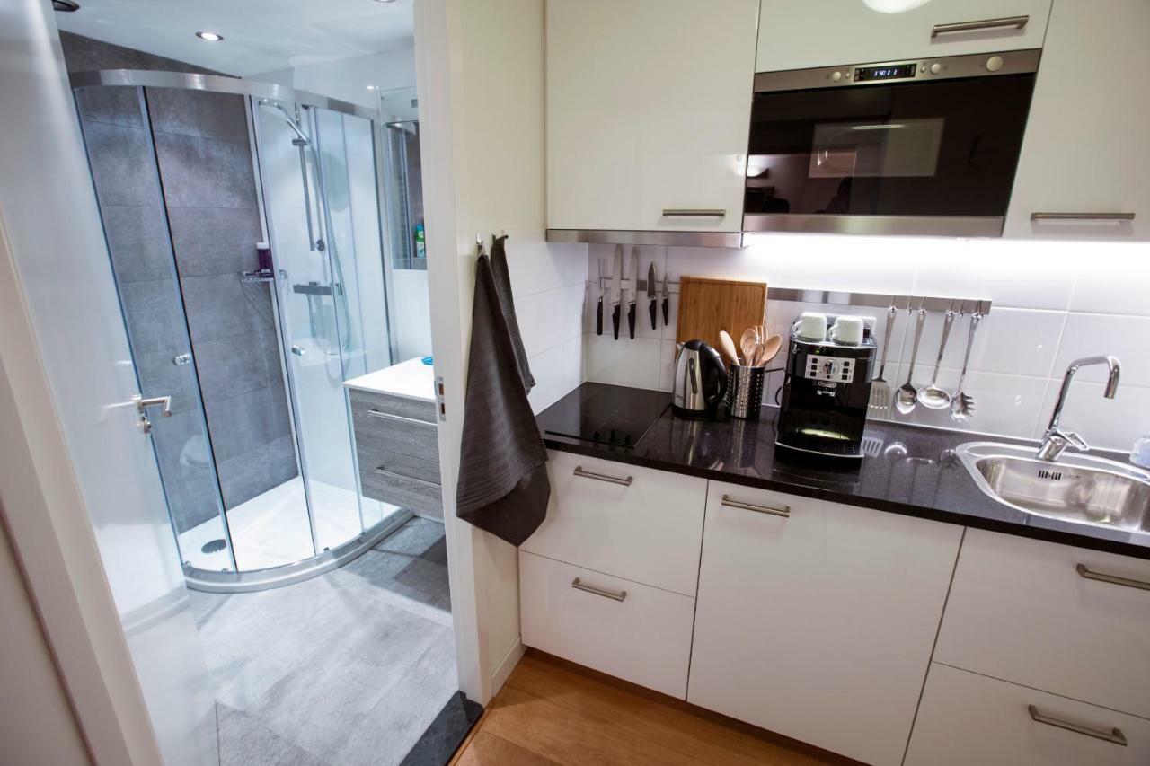 Central & Quiet Canal Apartment アムステルダム エクステリア 写真