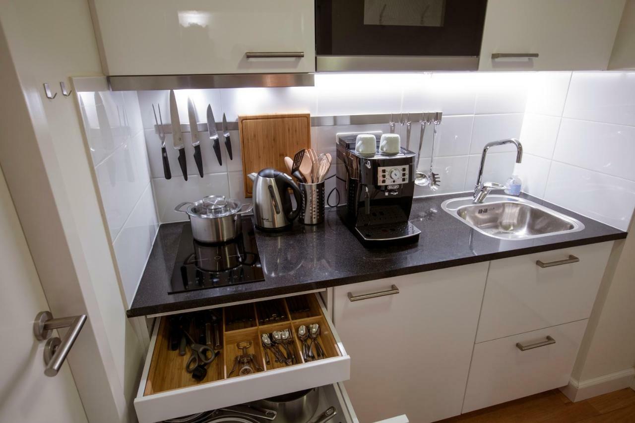 Central & Quiet Canal Apartment アムステルダム エクステリア 写真