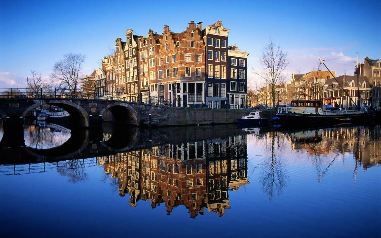 Central & Quiet Canal Apartment アムステルダム エクステリア 写真